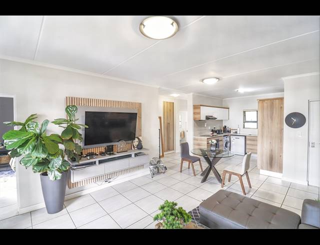 2 BEDROOM APARTMENT FOR SALE IN WATERFALL
